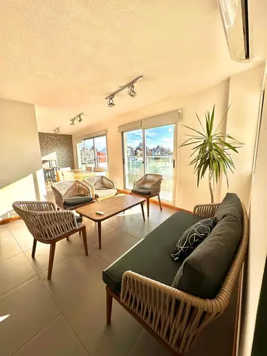 Apartamento en alquiler 2 dormitorios, totalmente equipado, en Pocitos