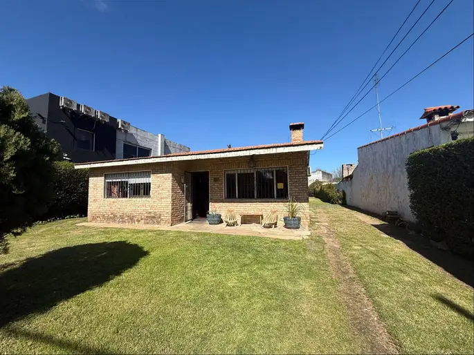 Sobre Camino Carrasco Frente a Carrasco Polo ideal empresa y vivienda !