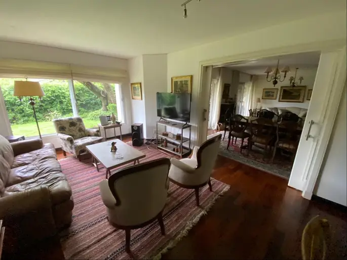 Venta apartamento Carrasco sur de 3 dormitorios con estar parrillero jardin propio y 2 garages independientes