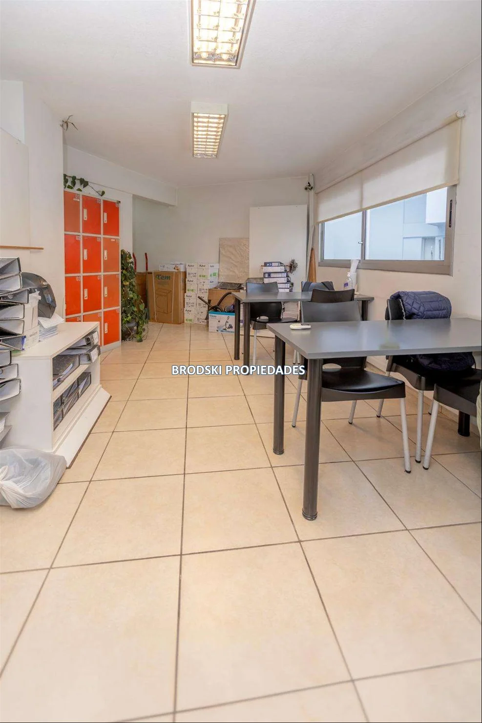 Oficina en Tres Cruces, propiedad 277699 -Imagen 16