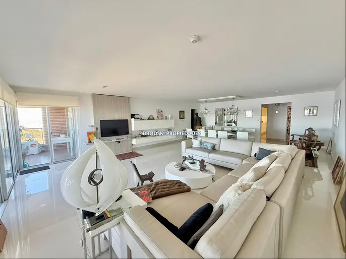 VENTA APARTAMENTO RAMBLA PUNTA CARRETAS 266 M2 - GRAN CATEGORIA